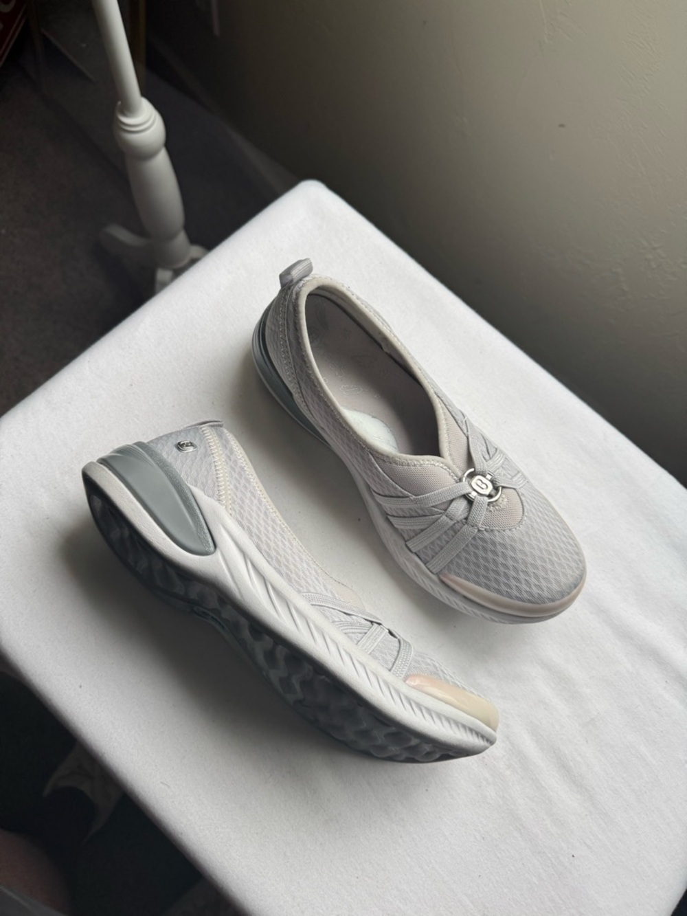 Bzees Niche Women's Slip-On Sneakers Size 7.5
Casual Retro